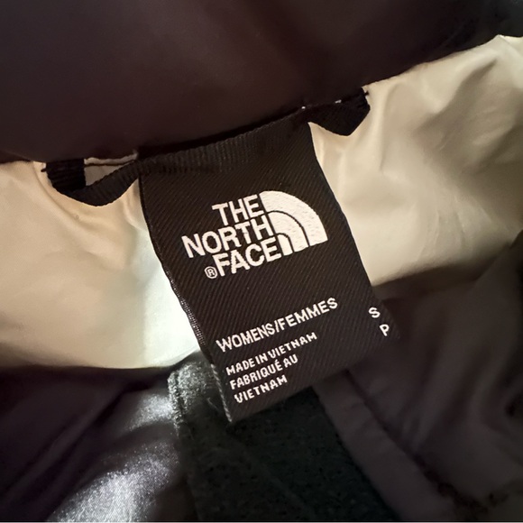 The North Face black & white puffer vest with yin yang patch. Women’s small - Picture 3 of 7